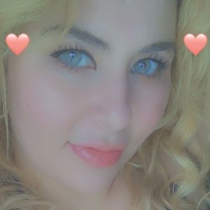 Meet your Posher, Lydia